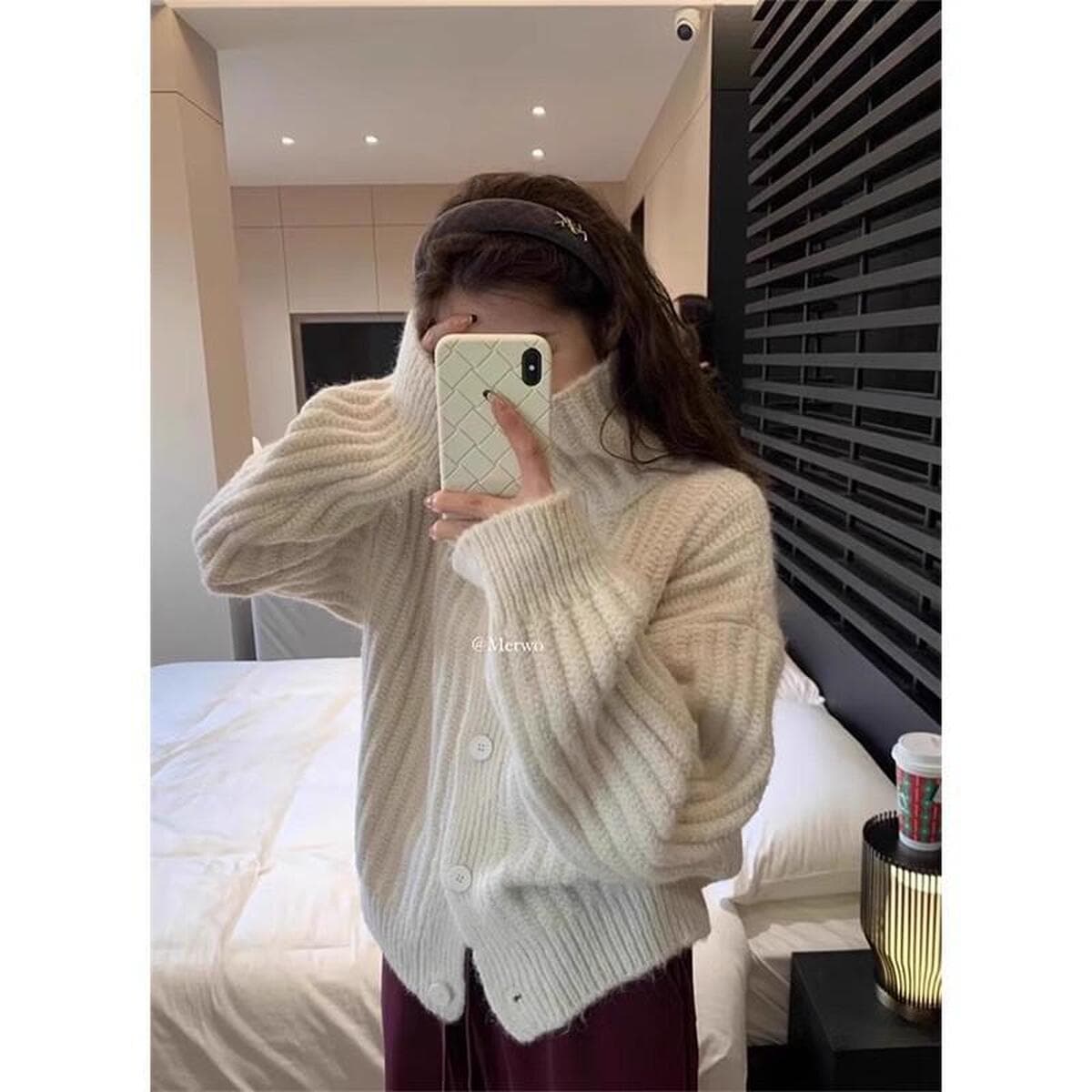 Мягкий восковой черный свитер с высоким водолазом женский толстый свободный ленивый вязаный кардиган короткий топ зимой