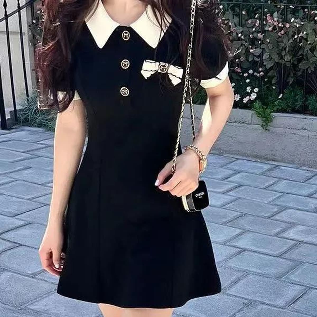 Черное платье с воротником поло в стиле Chanel женское 2022 летнее новый стиль маленький дизайн стройнящая маленькая черная...