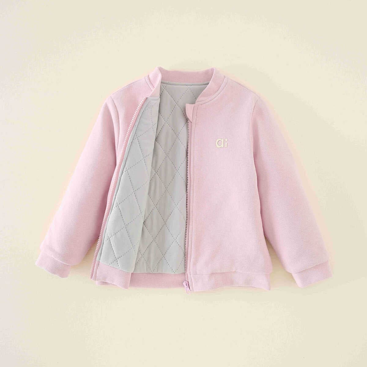 Детская осенне-зимняя школьная форма, которую можно носить на улице, включает в себя: утепленные куртки для мальчиков,...