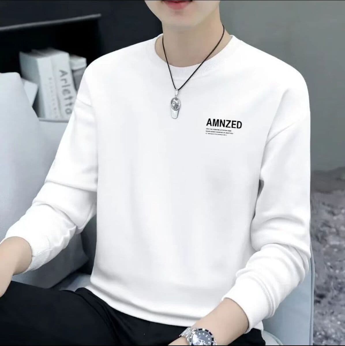 Осенью и зимой бархат утолщает и теплая мужская одежда с длинными рукавами