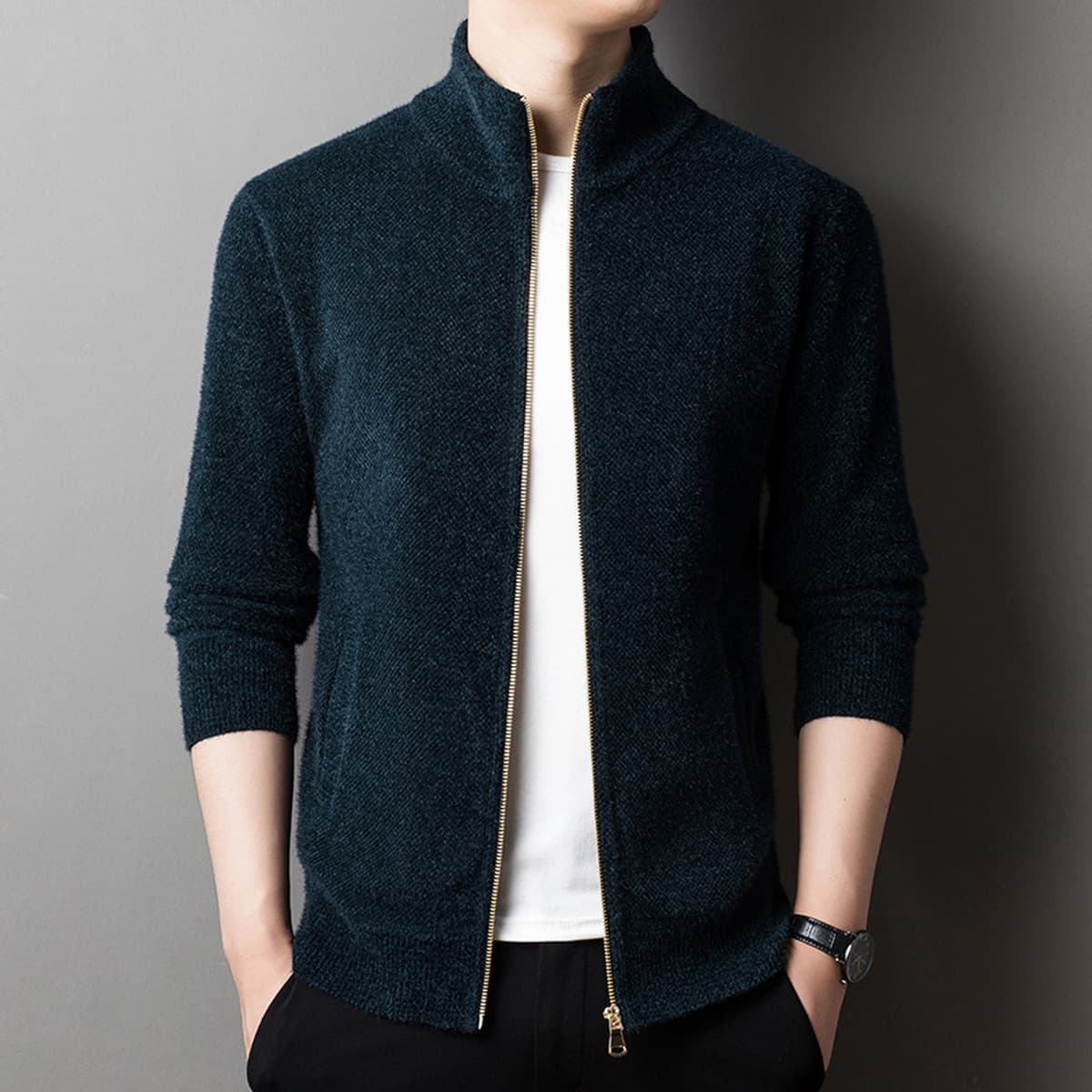 Мужская одежда 2024 осень и зима новый полужидный мужской вязаный свитер с бархатным сплошным повседневным кардиган куртка