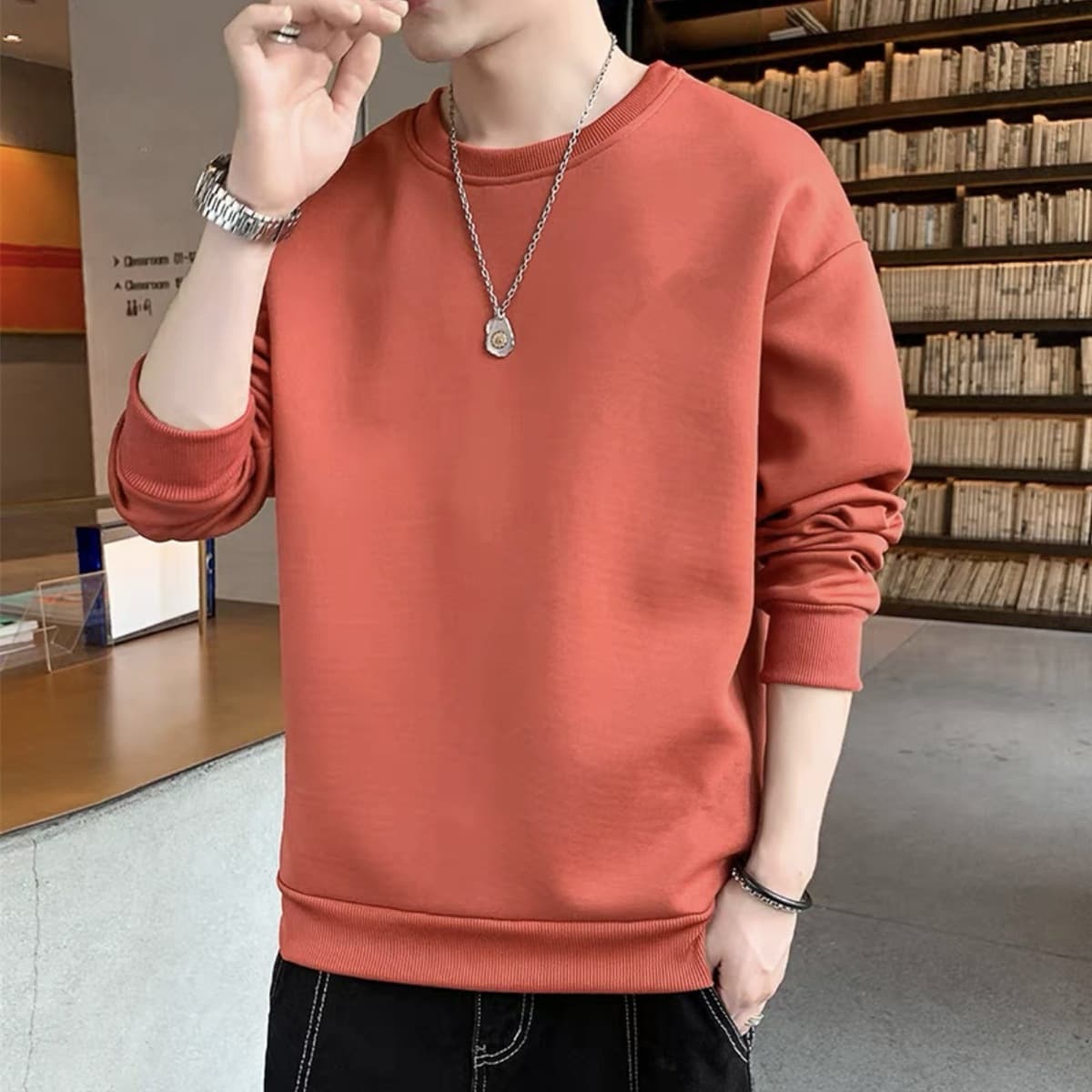 Зимний кашемировый свитер с круглым вырезом