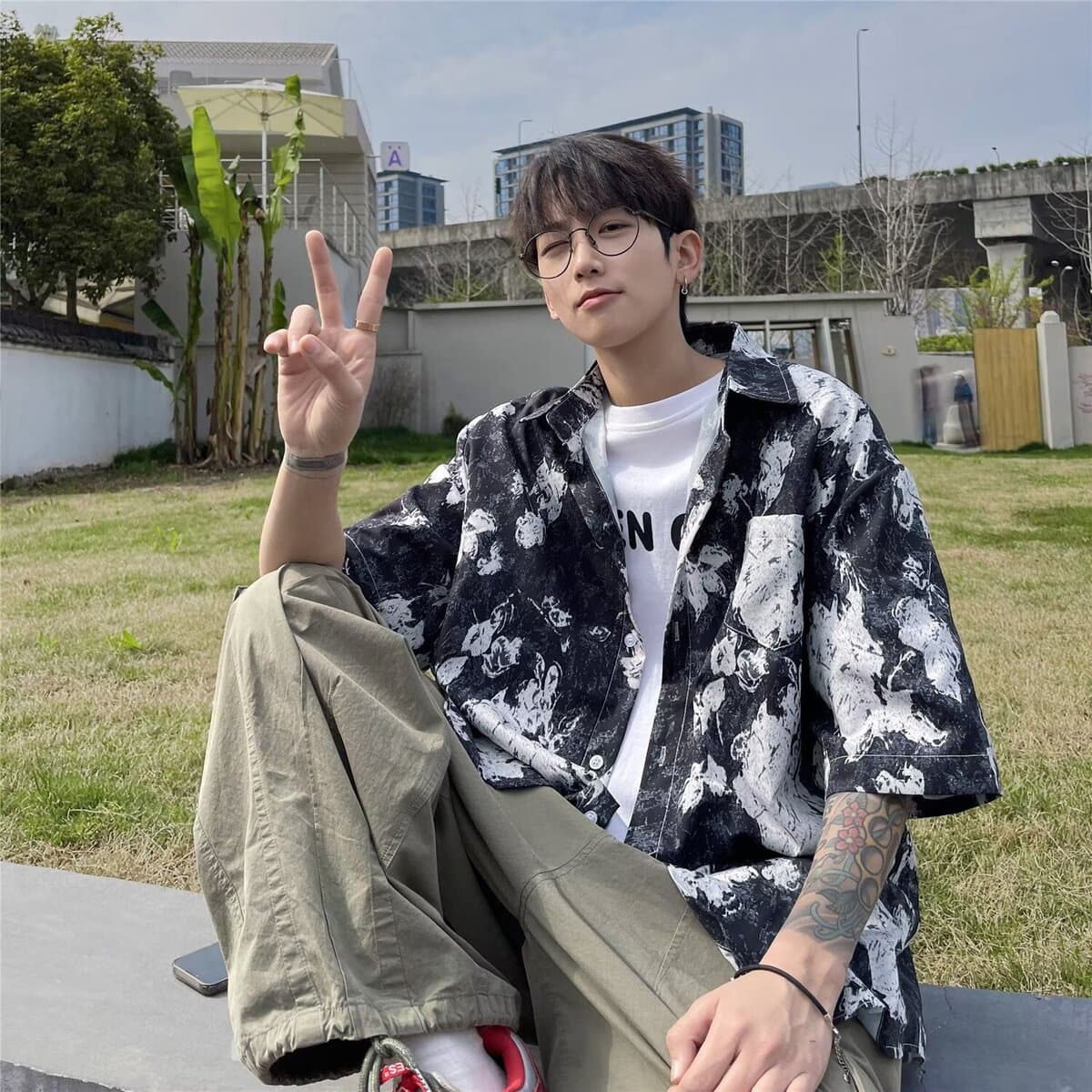 Мужская рубашка с гавайским цветочным принтом, короткий рукав, из ледяного шелка, модная пляжная рубашка, летняя тонкая...