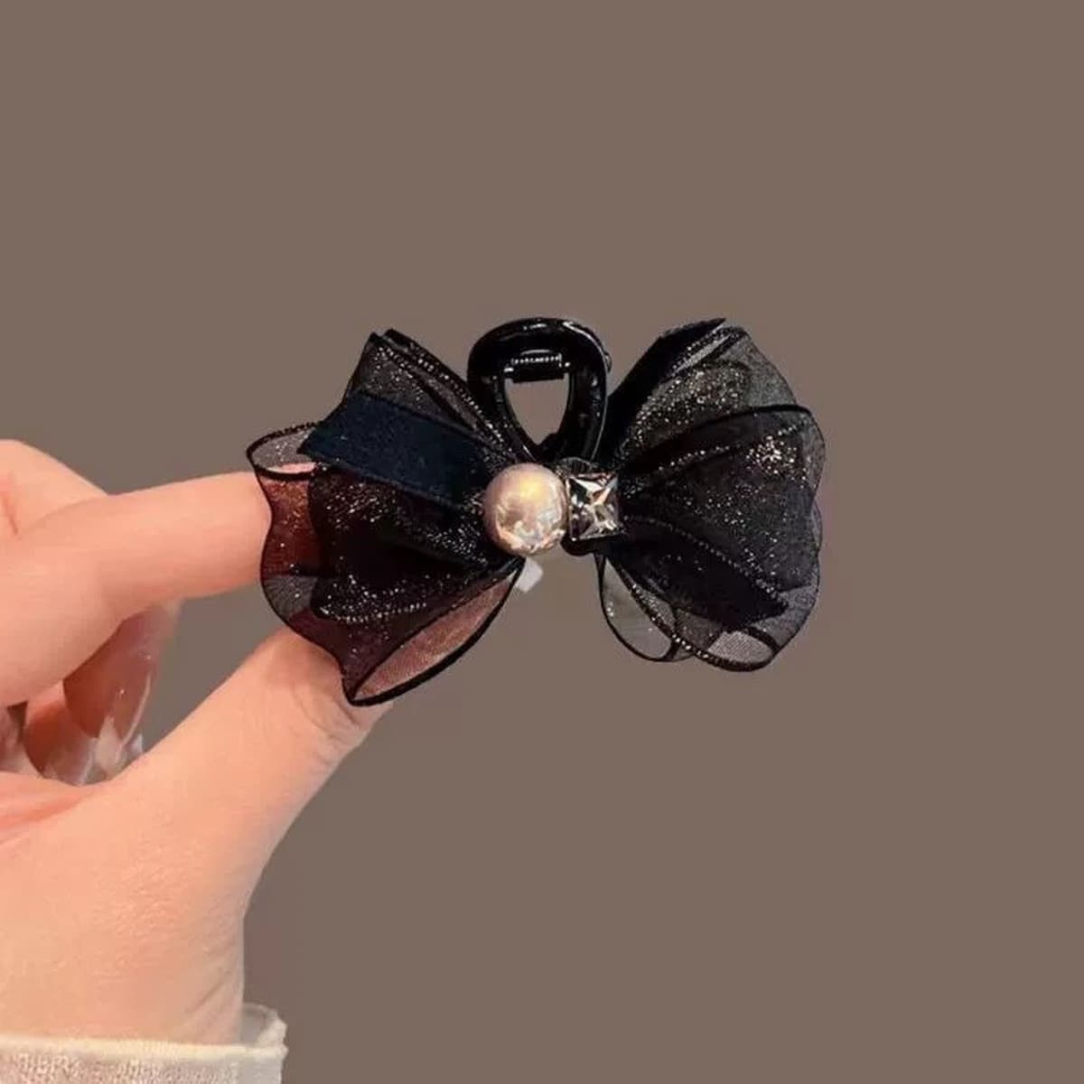 Принцесса в бегстве с бантом жемчуг стразы