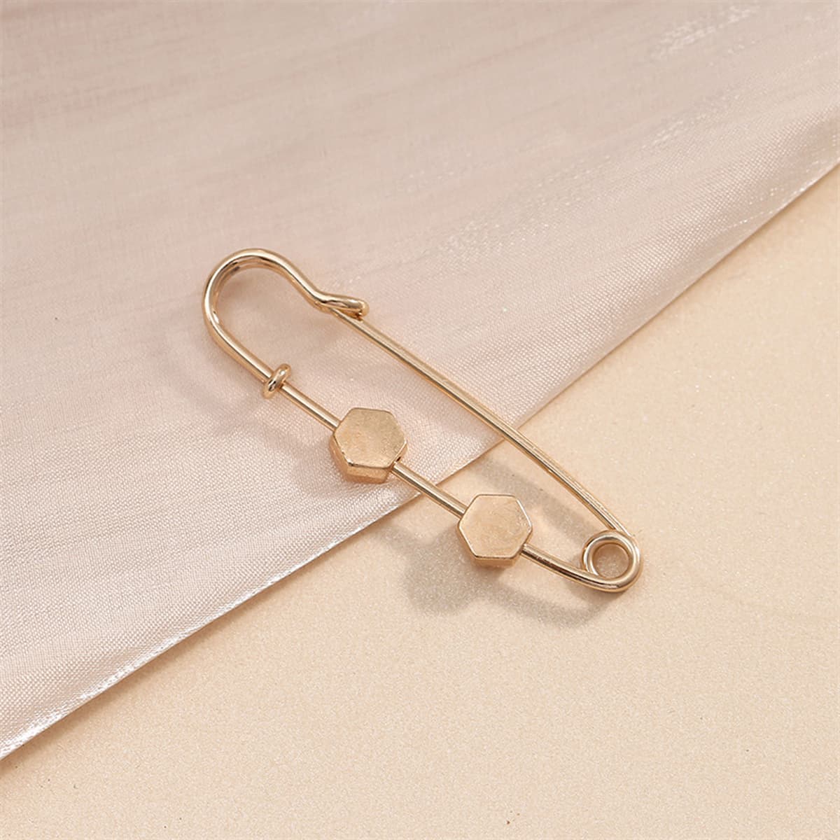 Снимите булавки на талию, юбка на талию, измените на небольшую регулируемую пряжку