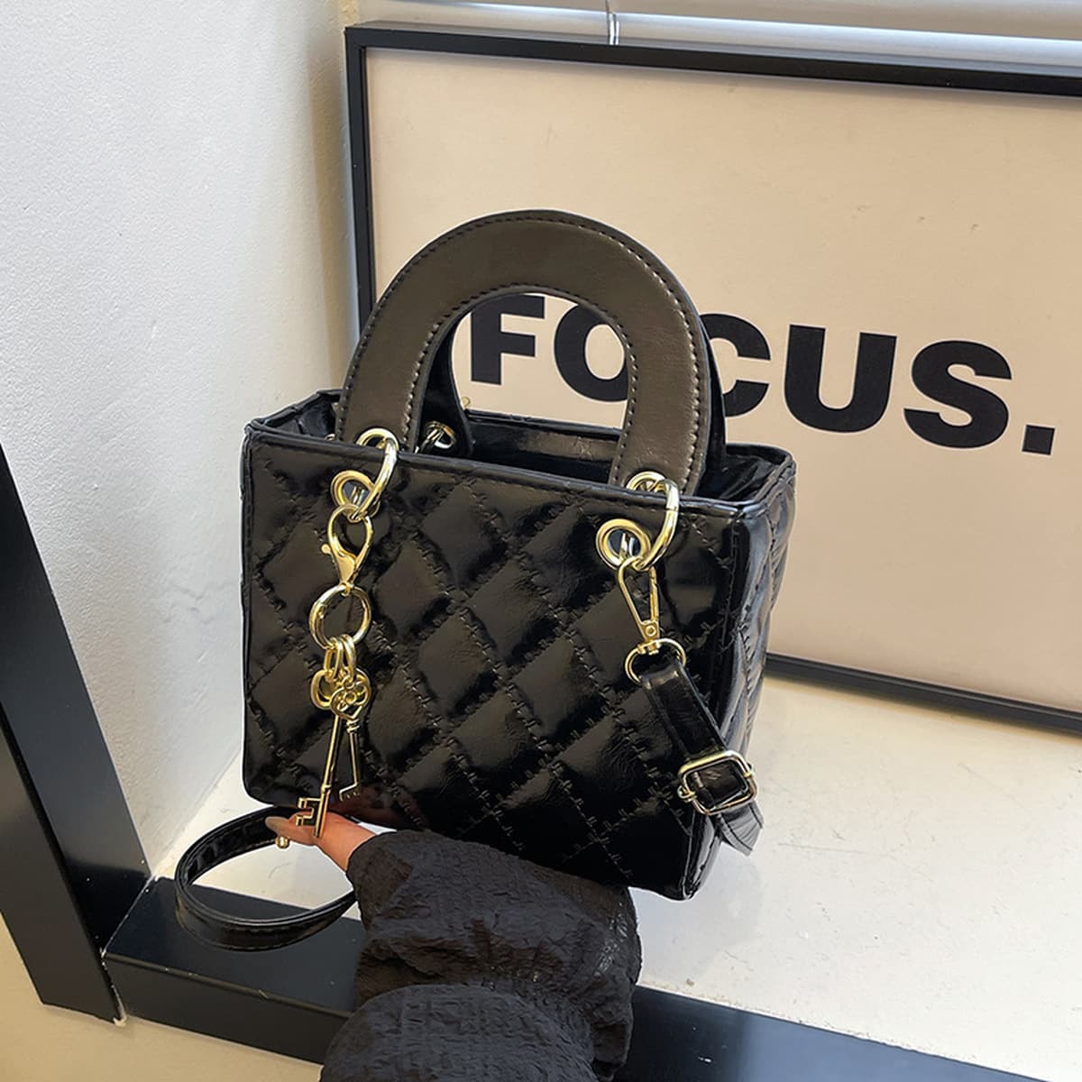 Иностранная мини-сумка женская 2025 новая мода модная подвеска портативная небольшая квадратная сумка чувство иностранного...