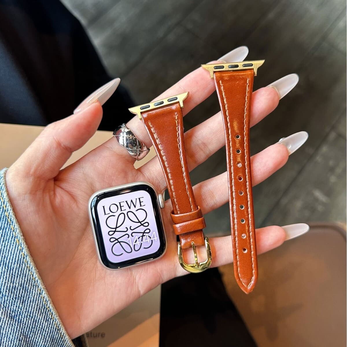 Подходит для Apple Watch iWatch 11-го поколения 987654 Ultra/SE, высококачественный тонкий глянцевый кожаный ремешок.