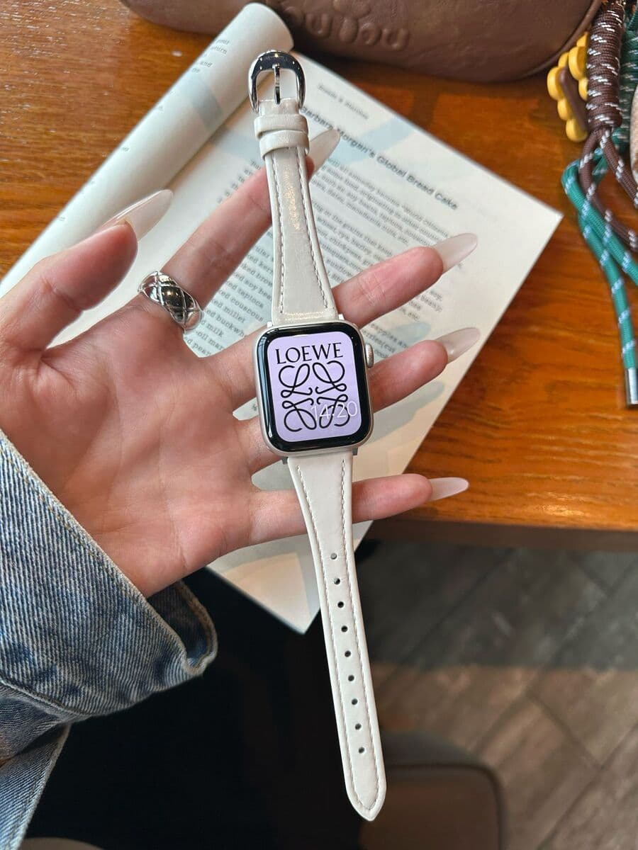 Подходит для Apple Watch iWatch 11-го поколения 987654 Ultra/SE, высококачественный тонкий глянцевый кожаный ремешок.