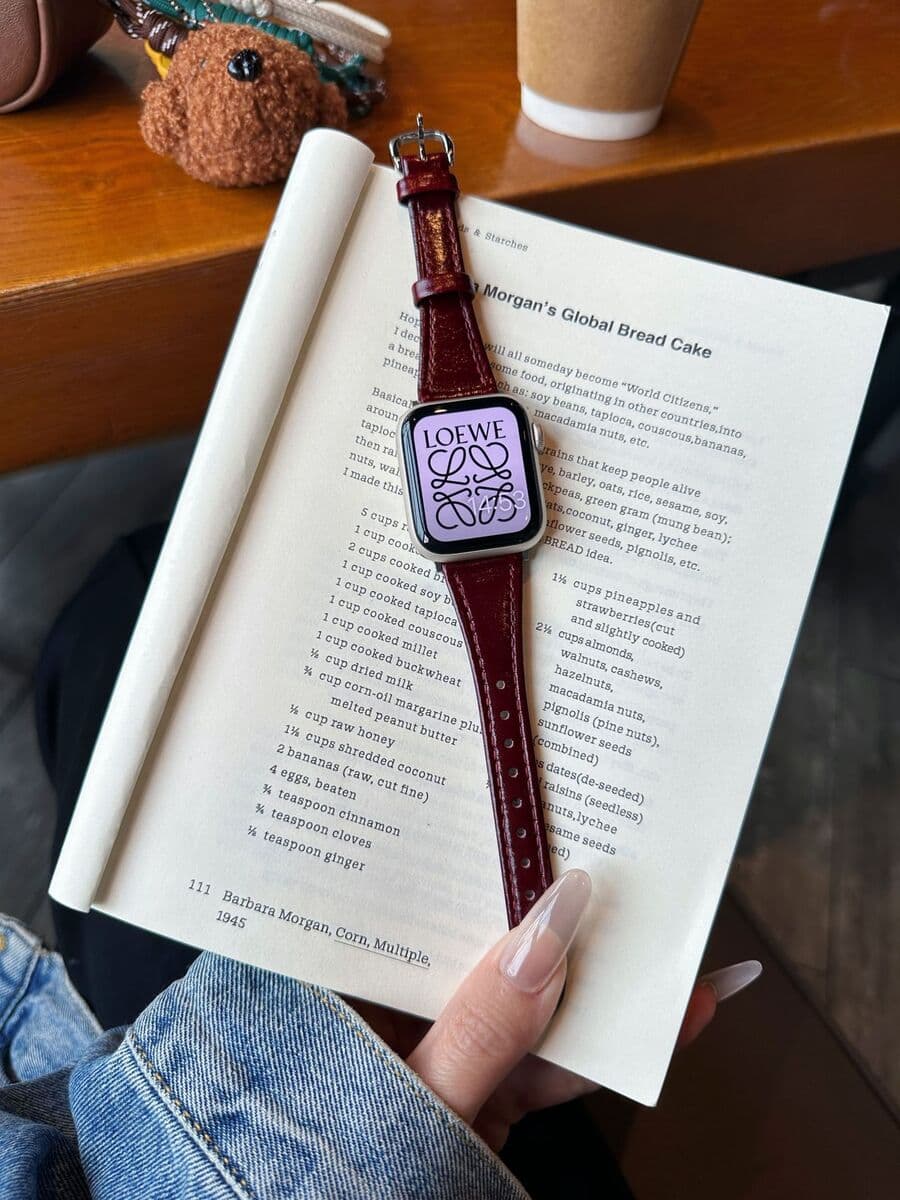 Подходит для Apple Watch iWatch 11-го поколения 987654 Ultra/SE, высококачественный тонкий глянцевый кожаный ремешок.