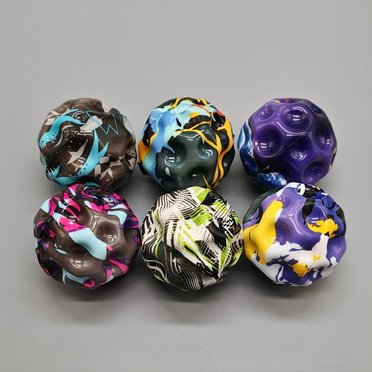 Трансграничные 7 см пещерные пещеры высокие эластичные шарики антигравитация луны pu пены шарики для родителей и детей...