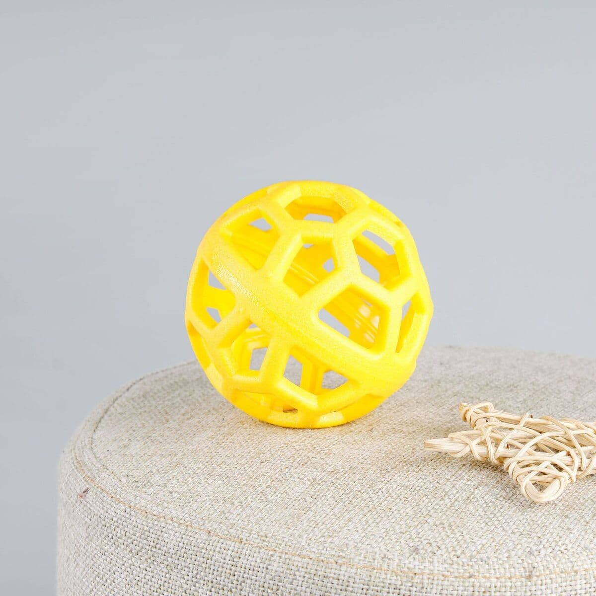 Популярный мяч-игрушка для животных, прочная, устойчивая к жеванию геометрическая игрушка-прорезыватель из TPR для собак и...