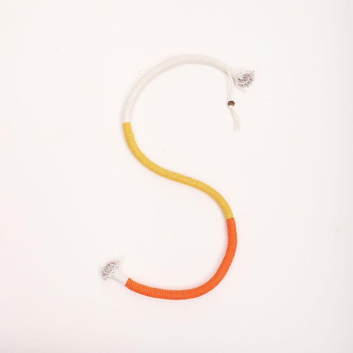 Кошка кусает веревку Кошка игрушка от привет