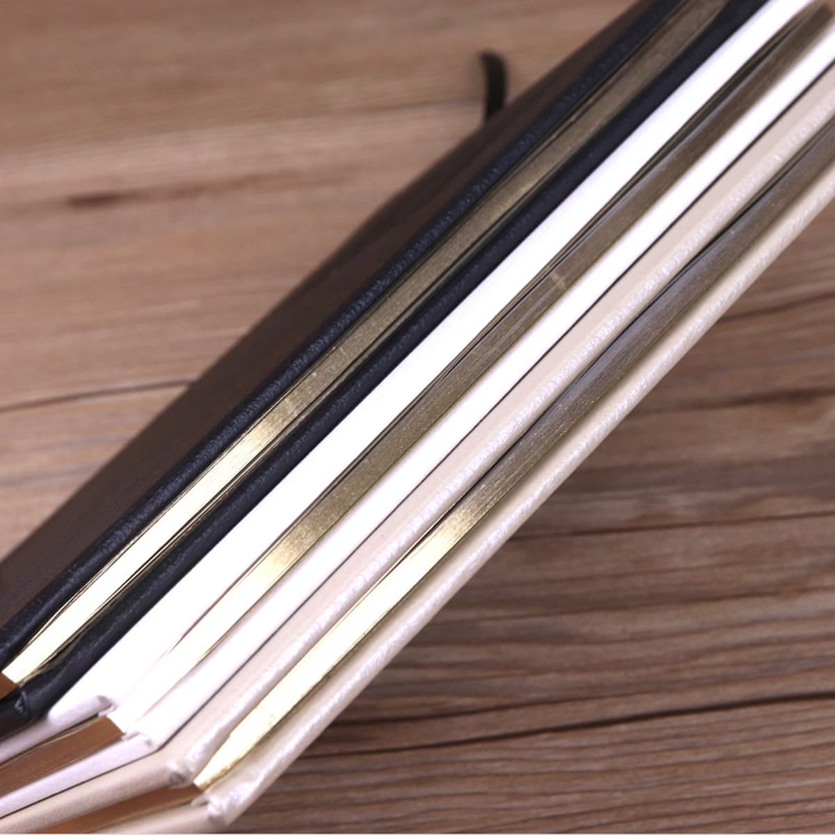 Иудейская молитвенная книга, буддийские канонические писания, кожаная обложка, твердый переплет, золотая кромка, серебряная...