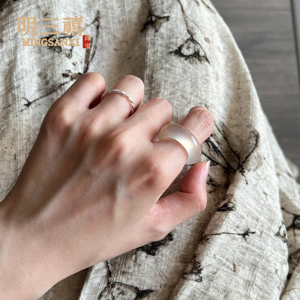 Лошадь с вегетарианским конским белым льдом натуральный высокий лед Мадагаскар халцедонное кольцо кольцо кольцо для мужчин и...