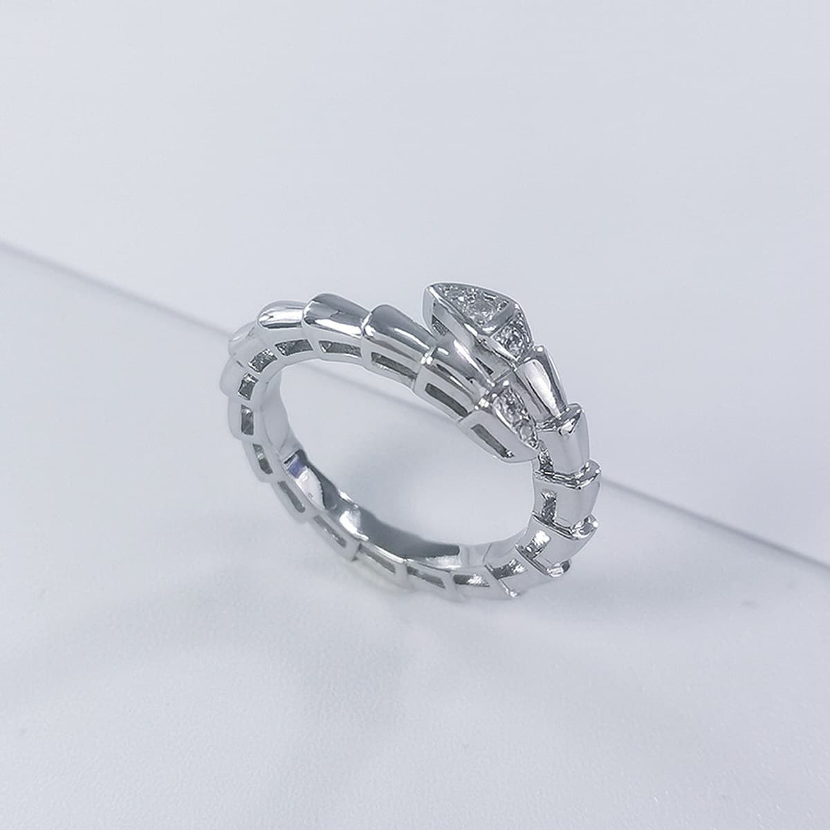 Baog Seiko V Золото покрыто бриллиантовым змеиным костяным кольцом