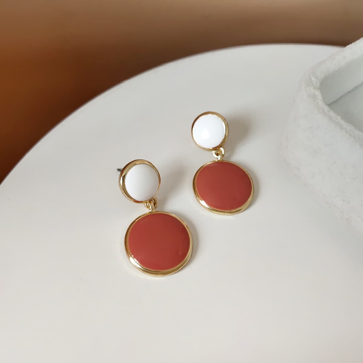 Возвращайте новым и старым клиентам ювелирную коллекцию, модные нишевые серьги, аксессуары для волос, ожерелья для женщин.