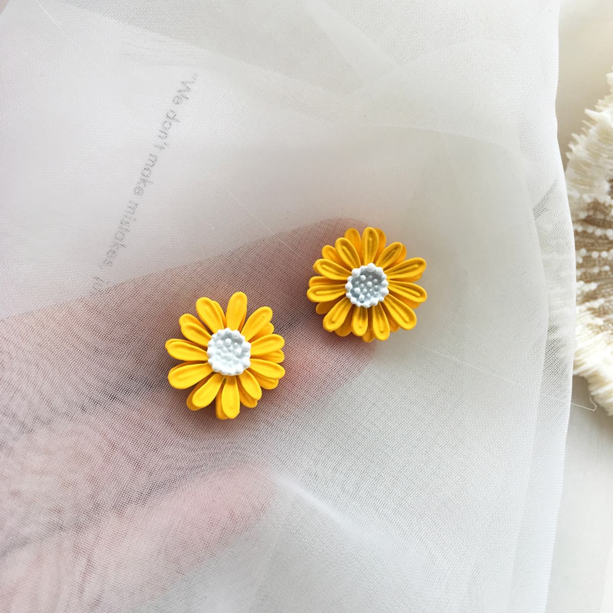 Возвращайте новым и старым клиентам ювелирную коллекцию, модные нишевые серьги, аксессуары для волос, ожерелья для женщин.