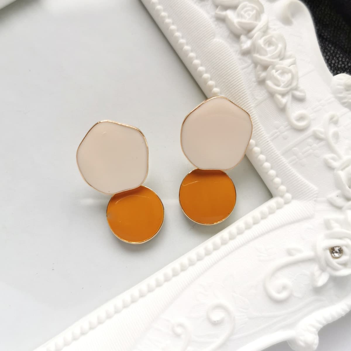 Возвращайте новым и старым клиентам ювелирную коллекцию, модные нишевые серьги, аксессуары для волос, ожерелья для женщин.