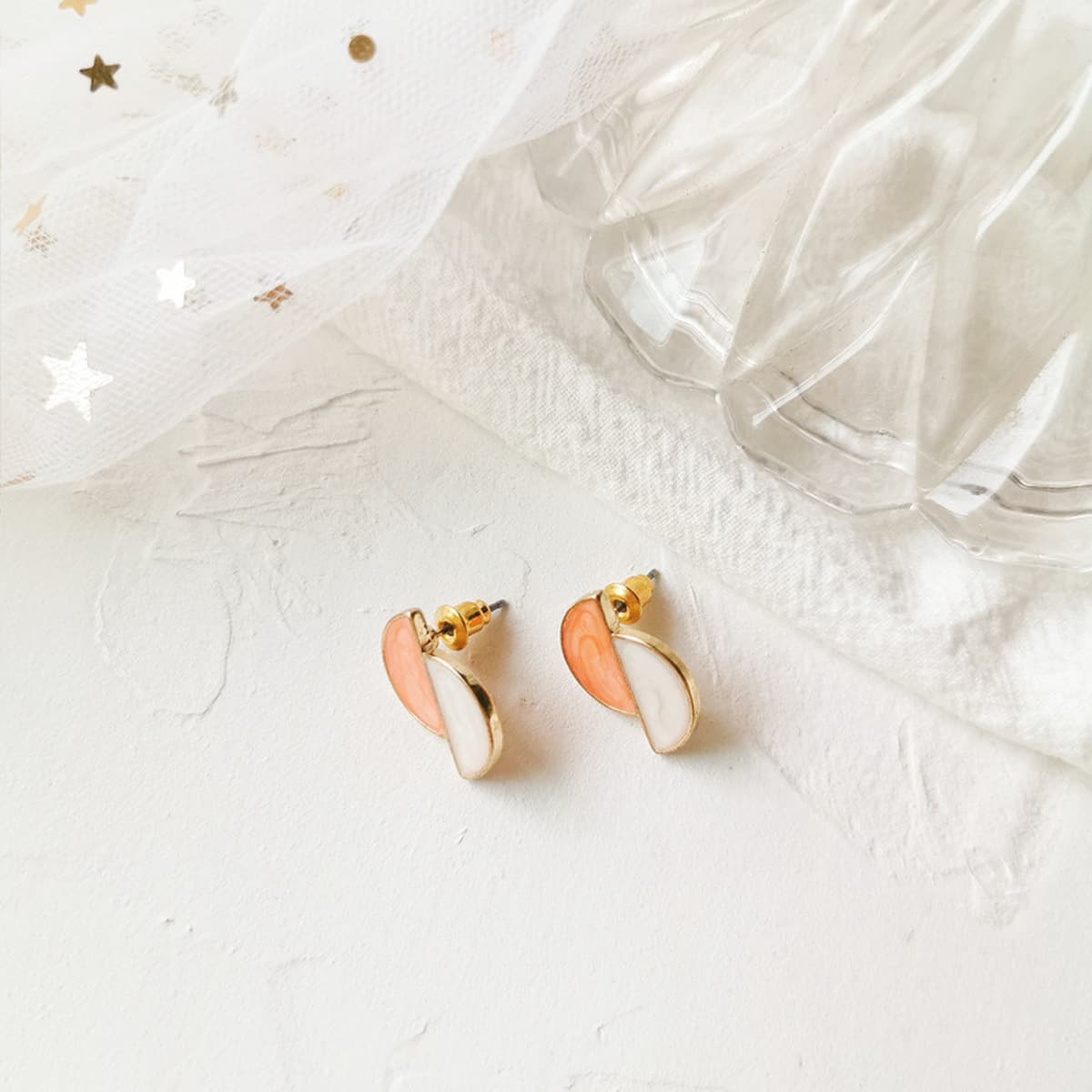 Возвращайте новым и старым клиентам ювелирную коллекцию, модные нишевые серьги, аксессуары для волос, ожерелья для женщин.