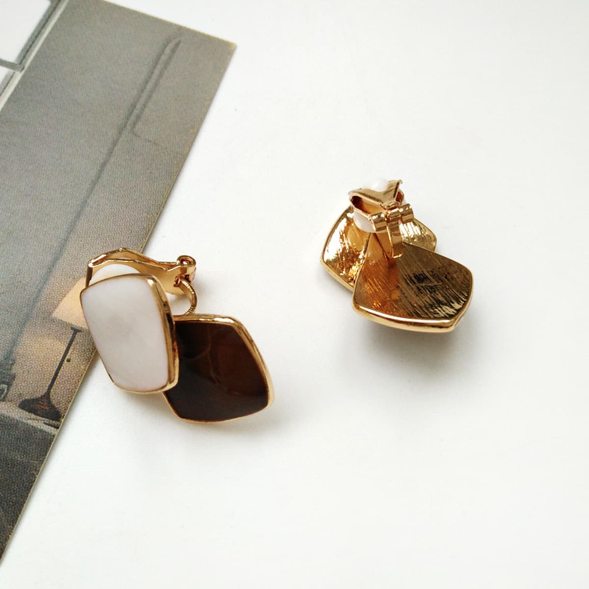 Возвращайте новым и старым клиентам ювелирную коллекцию, модные нишевые серьги, аксессуары для волос, ожерелья для женщин.