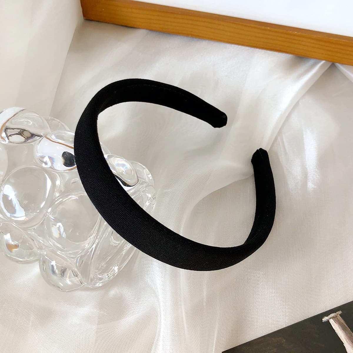 Возвращайте новым и старым клиентам ювелирную коллекцию, модные нишевые серьги, аксессуары для волос, ожерелья для женщин.