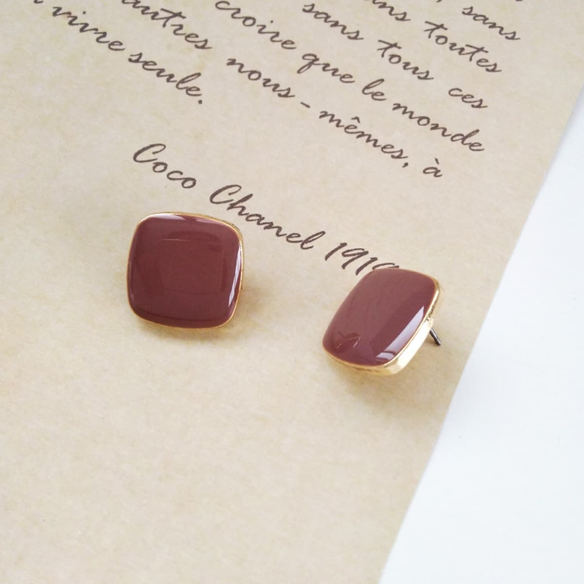 Возвращайте новым и старым клиентам ювелирную коллекцию, модные нишевые серьги, аксессуары для волос, ожерелья для женщин.