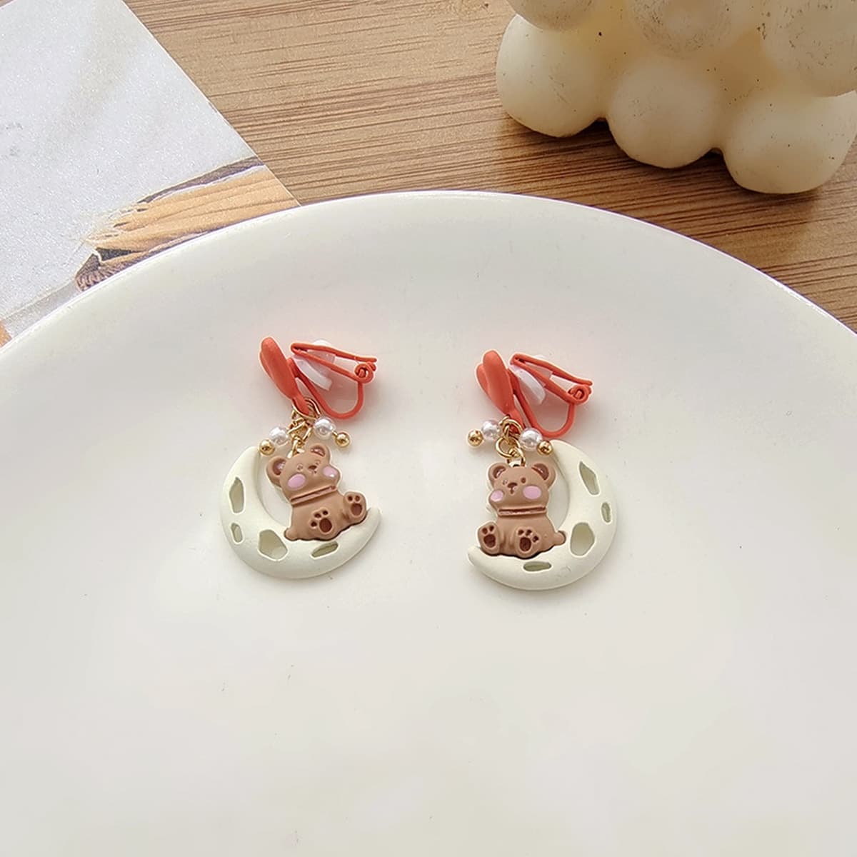 Возвращайте новым и старым клиентам ювелирную коллекцию, модные нишевые серьги, аксессуары для волос, ожерелья для женщин.