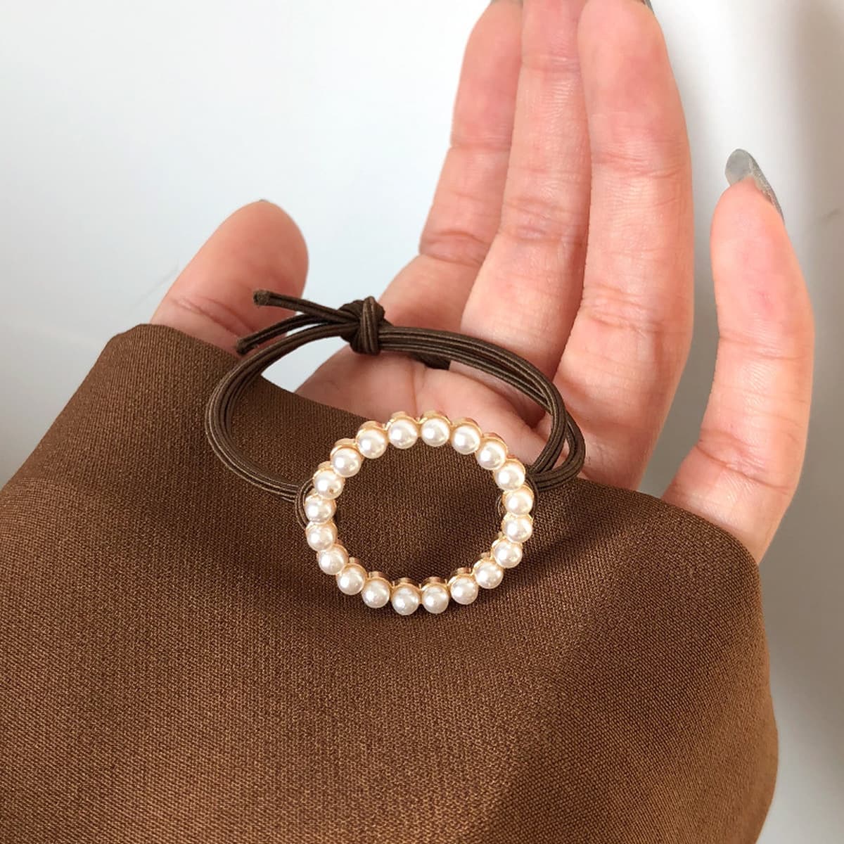 Возвращайте новым и старым клиентам ювелирную коллекцию, модные нишевые серьги, аксессуары для волос, ожерелья для женщин.