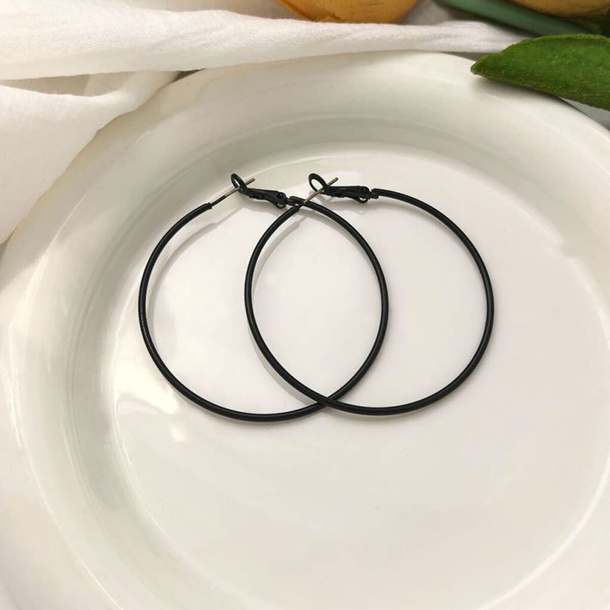 Возвращайте новым и старым клиентам ювелирную коллекцию, модные нишевые серьги, аксессуары для волос, ожерелья для женщин.