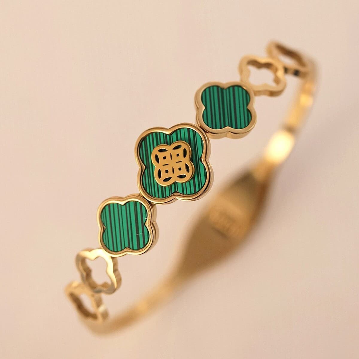 Женский браслет с четырехлистным клевером, покрытый гальваническим покрытием, не выцветает, экологичный, европейский и...