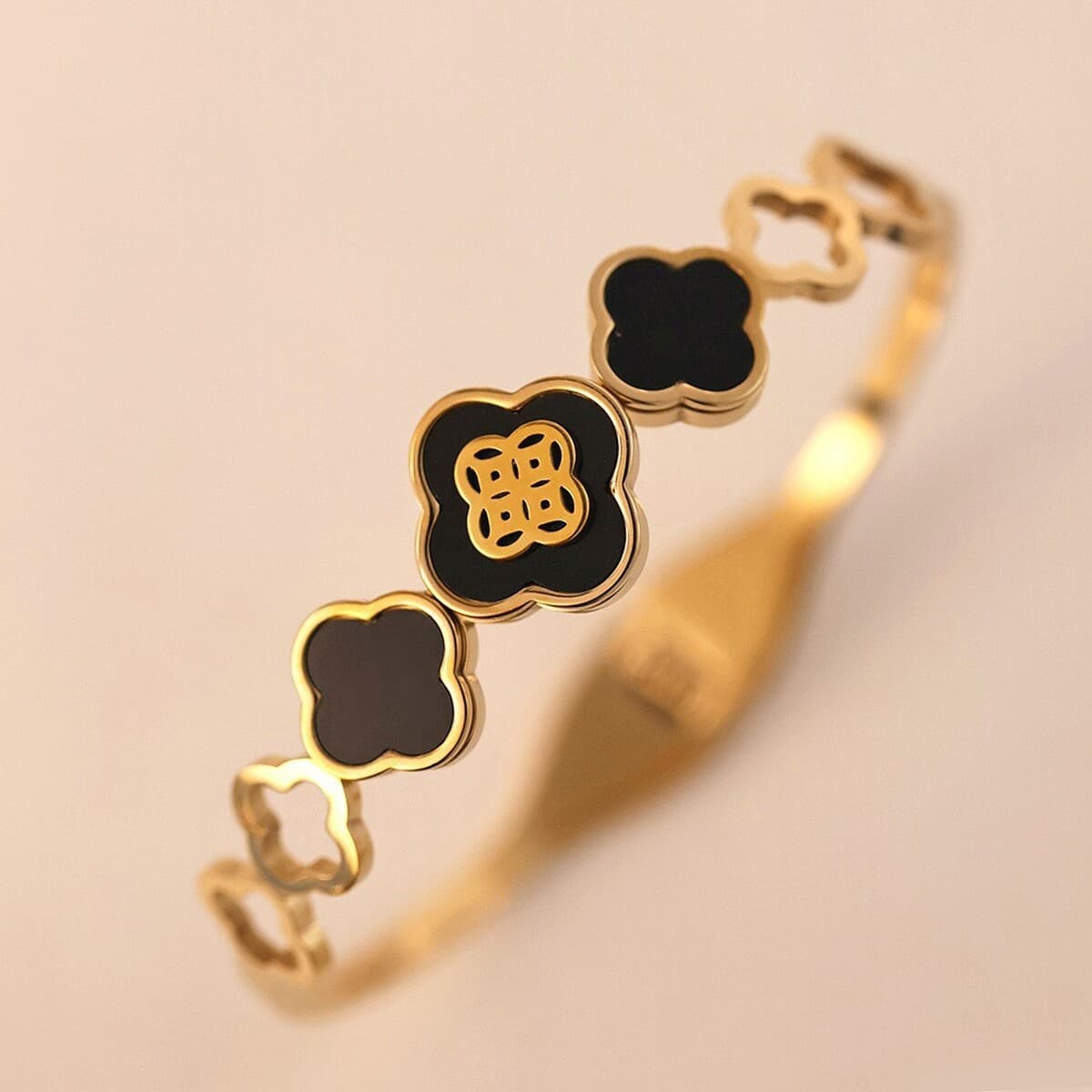 Женский браслет с четырехлистным клевером, покрытый гальваническим покрытием, не выцветает, экологичный, европейский и...