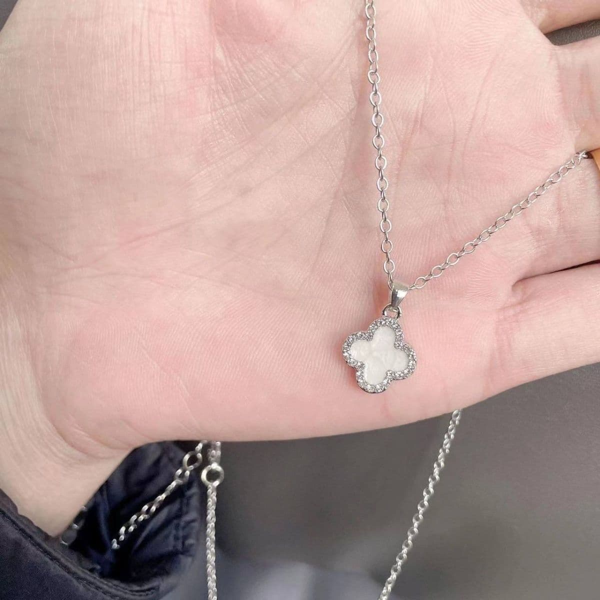 Ожерелье из клевера женская мода маленький аромат темперамент легкий и роскошный нишевые женские ключицы аксессуары дикие...