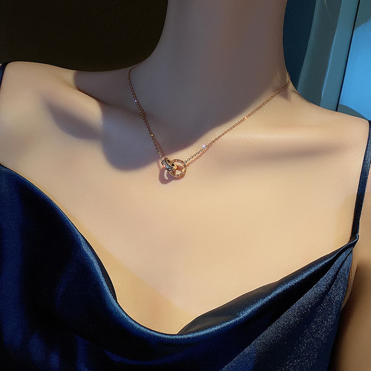 Полное гальваническое ожерелье из титановой стали 18K с римскими цифрами и двойным кольцом, доступное роскошное нишевое...