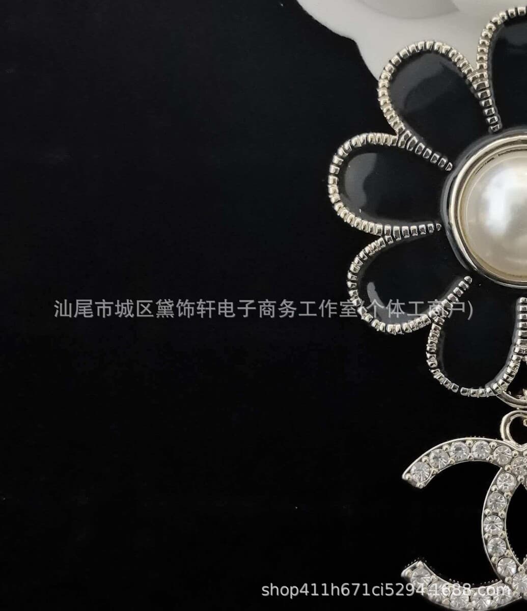 Брошь Chanel Double C с полным алмазным паве, квадратная брошь с бриллиантами и жемчугом, брошь-камелия Chanel, маленькая...