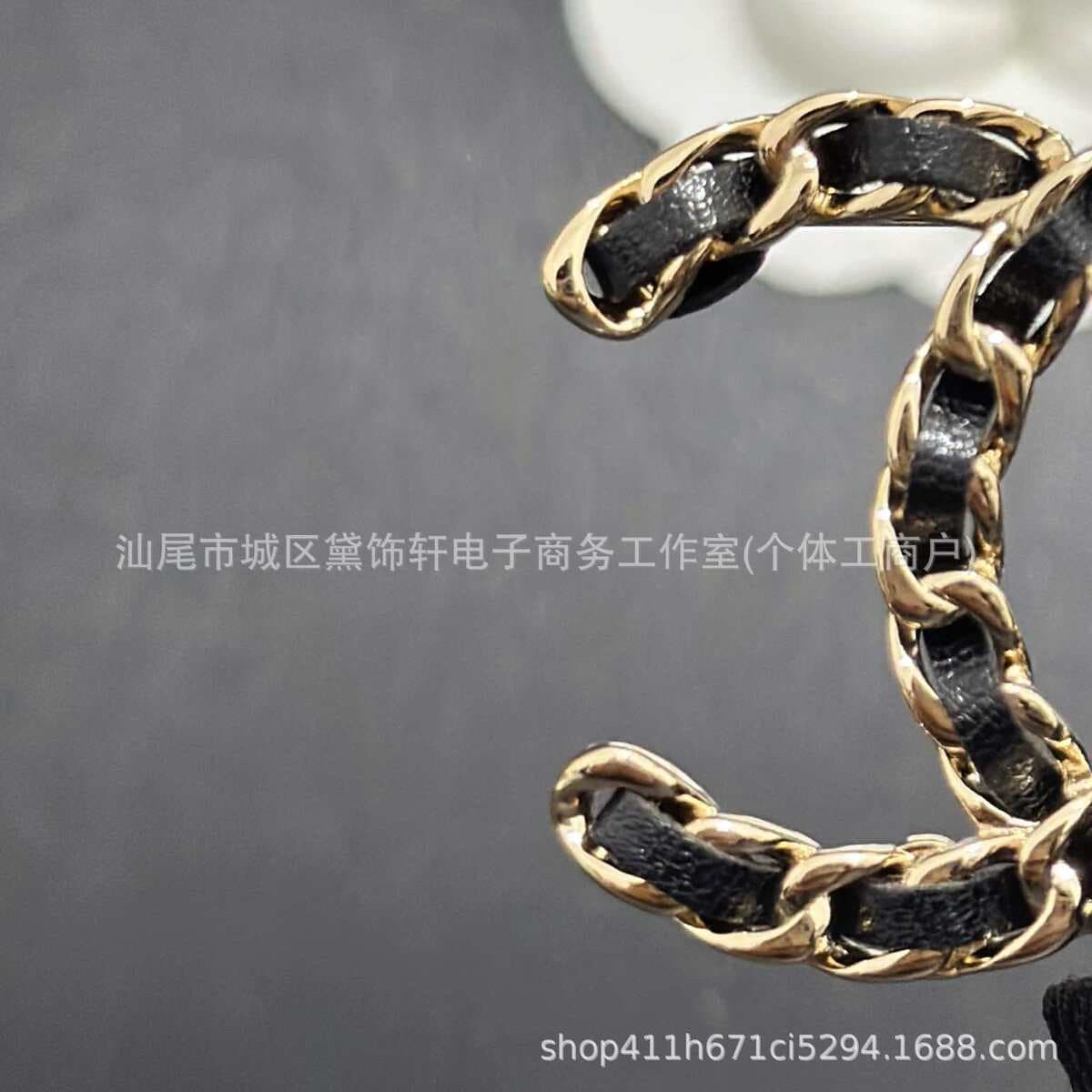 Брошь Chanel Double C с полным алмазным паве, квадратная брошь с бриллиантами и жемчугом, брошь-камелия Chanel, маленькая...