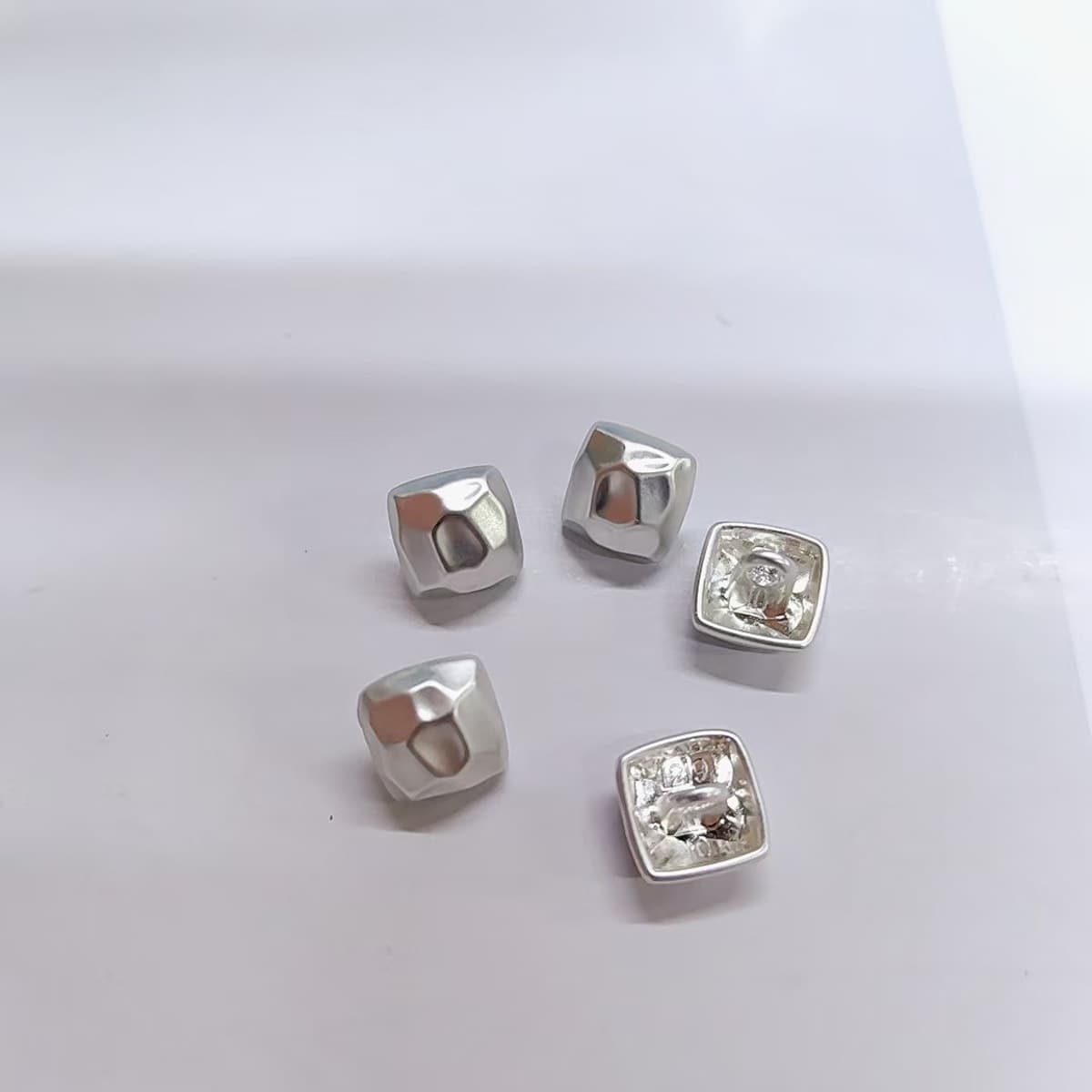 Квадратная уникальная пуговица для рубашки