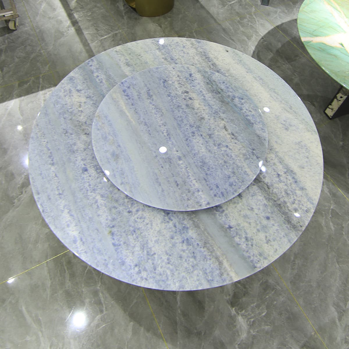 Импортный круглый обеденный стол из натурального итальянского камня с голубыми кристаллами, современный минималистичный...