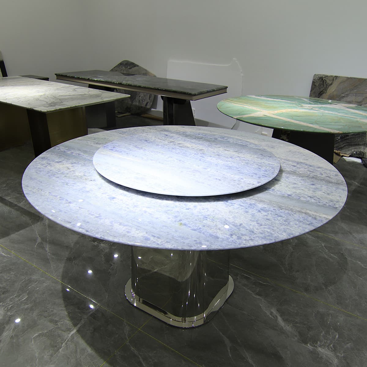 Импортный круглый обеденный стол из натурального итальянского камня с голубыми кристаллами, современный минималистичный...