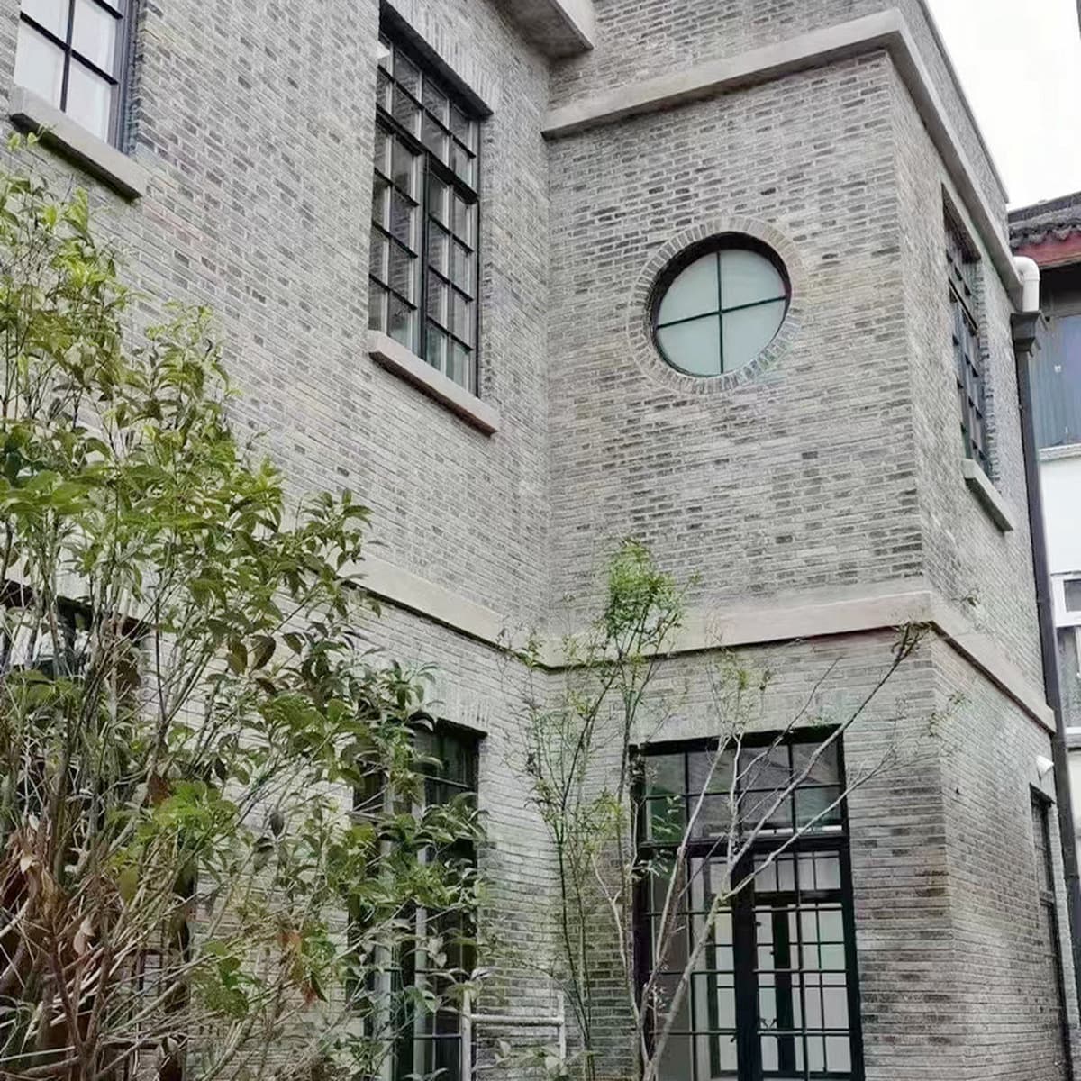 Фабрика французского ретро с плоским окном молочный чай магазин ресторан кафе перегородка старомодное раздвижное окно чердак...