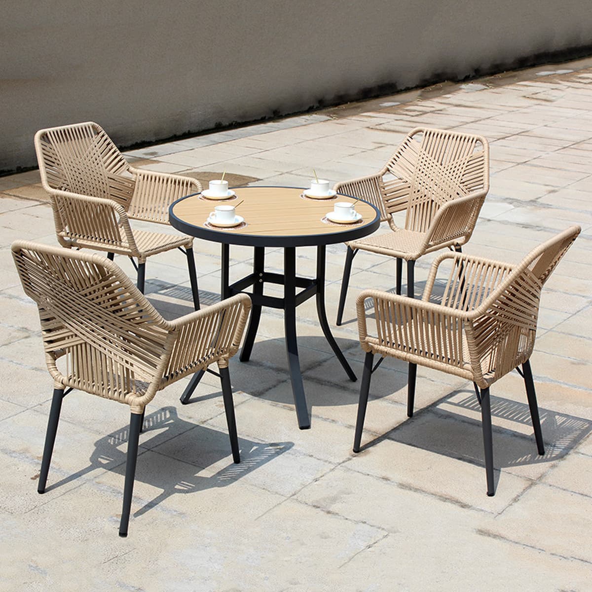 Набор уличной мебели: стол и стулья с зонтиком, плетеная мебель для виллы, двора, балкона, водонепроницаемые садовые стулья...