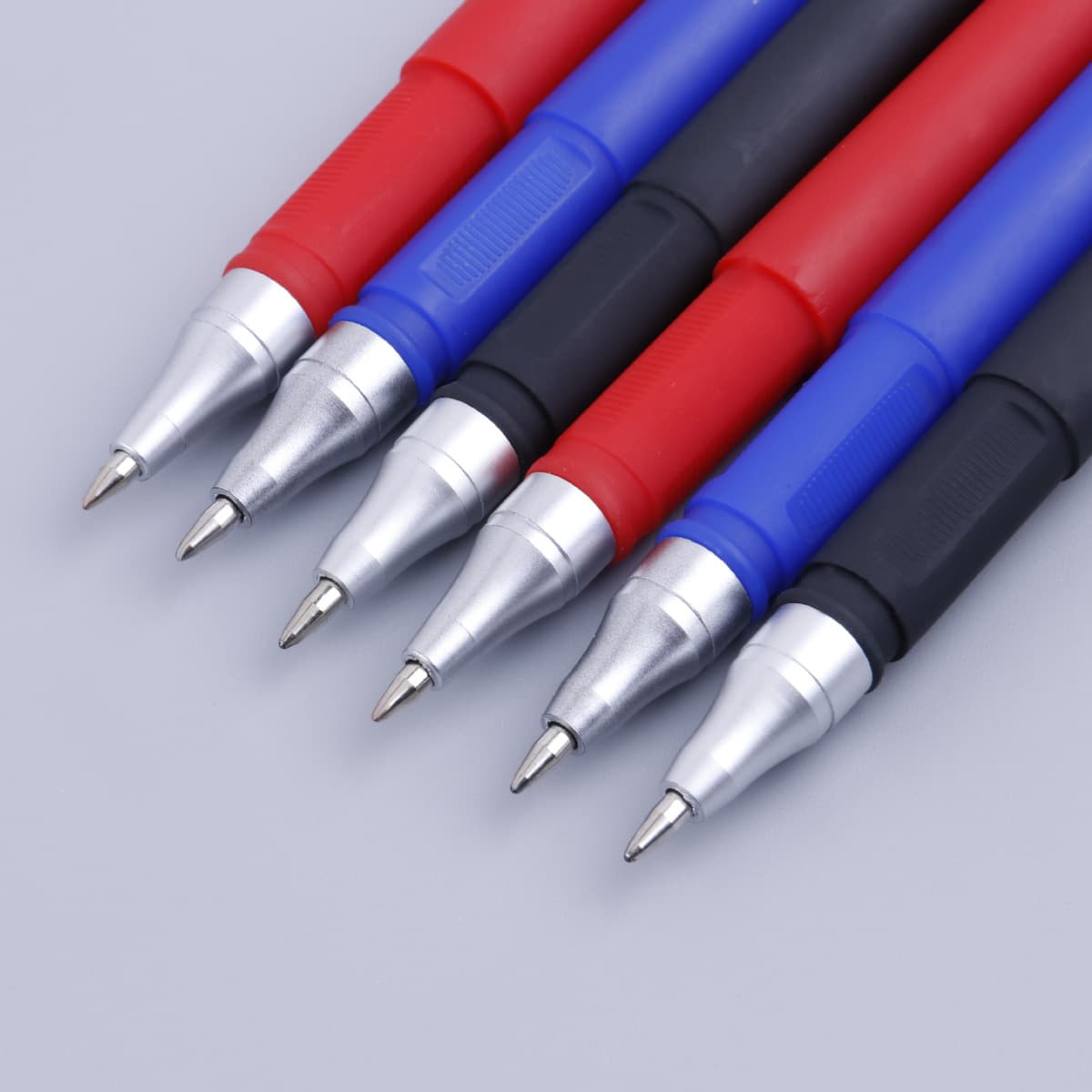 Ручка гелевая GP380 с матовым покрытием, толщина линии 0.5 мм, для подписи, черная, с тонким стержнем, для офиса и учебы,...